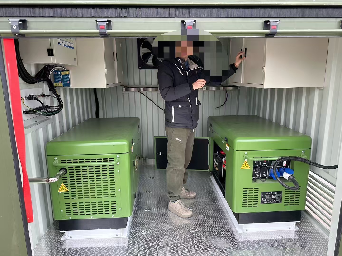 大泽动力双缸柴油发电机组车载用震动大吗-大泽动力官网_大泽动力发电机_大泽动力发电电焊机_大泽动力厂家